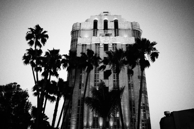 Illustration for article titled NO PHOTOS ALLOWED : SUNSET TOWER HOTEL
